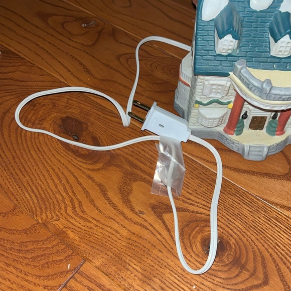 1994 collection grand hotel ceramic lighted house - Picture 8 of 10